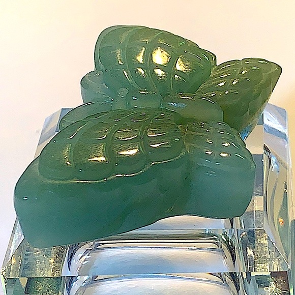 BUTTERFLY GREEN AVENTURINE CARVED CRYSTAL - Picture 6 of 9